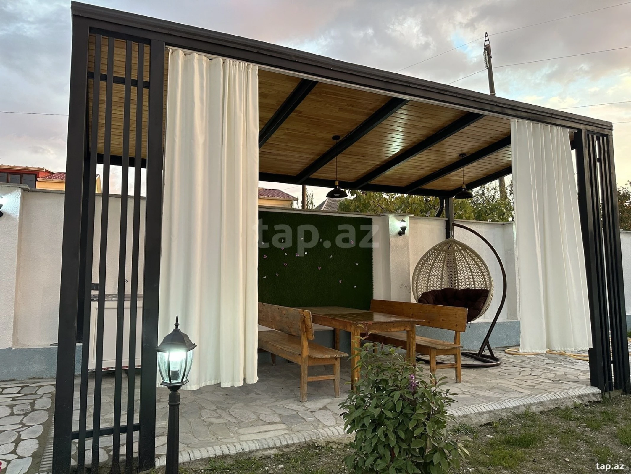 Kirayə verilir 4 otaqlı həyət evi