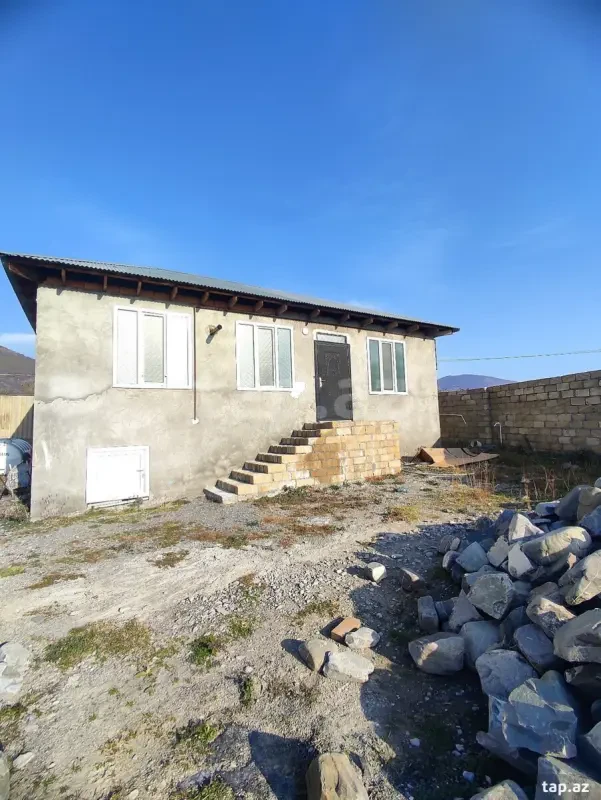 Satılır 3 otaqlı həyət evi 150 m²