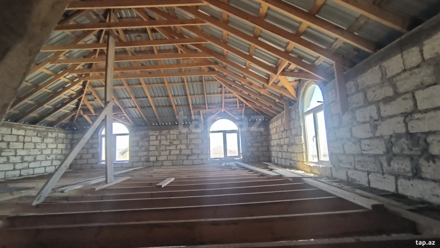 Satılır 4 otaqlı həyət evi