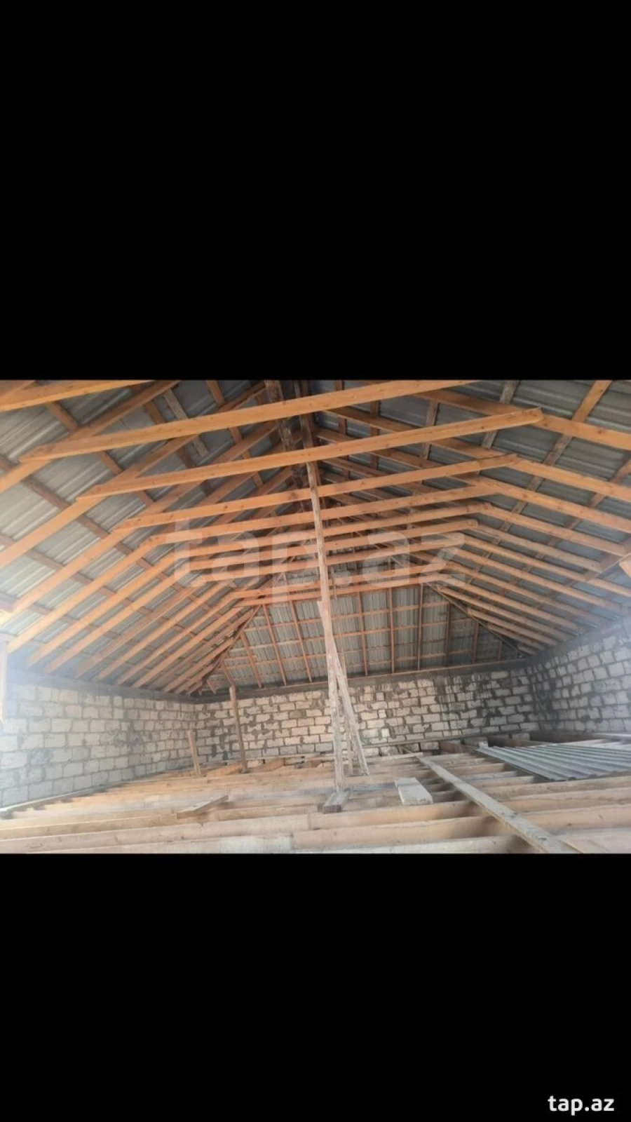 Satılır 4 otaqlı həyət evi