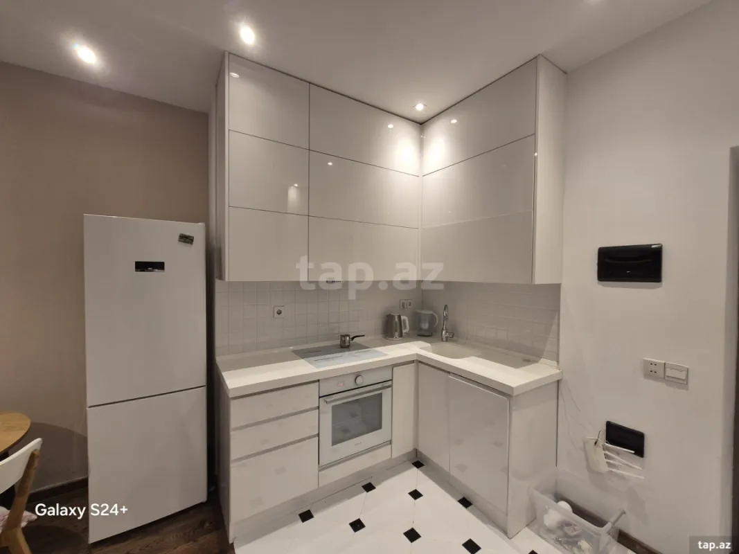 Kirayə verilir 2 otaqlı yeni tikili 65 m²