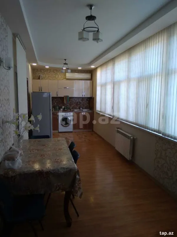 Kirayə verilir 2 otaqlı mənzil 75 m²