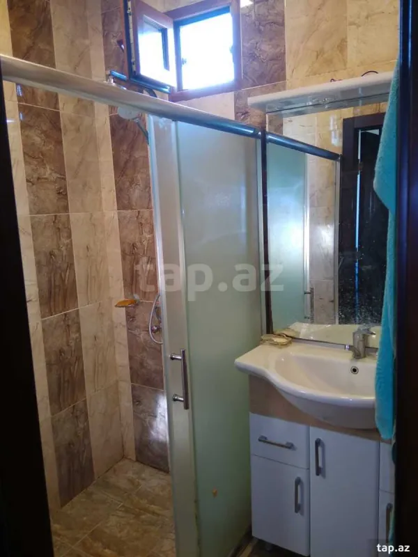 Kirayə verilir 2 otaqlı mənzil 75 m²