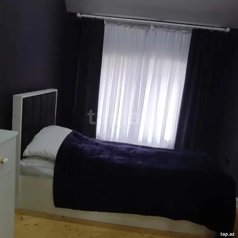 Satılır 9 otaqlı həyət evi