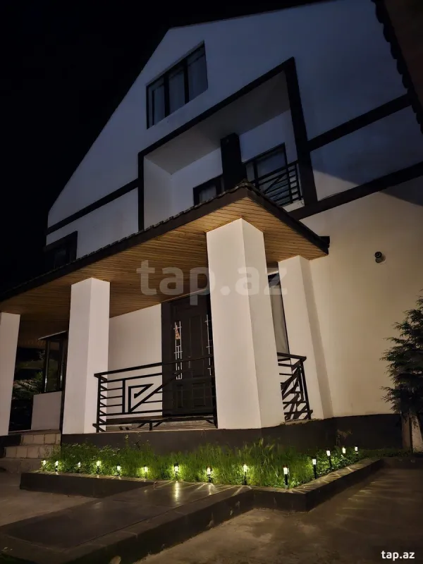 Satılır 9 otaqlı həyət evi