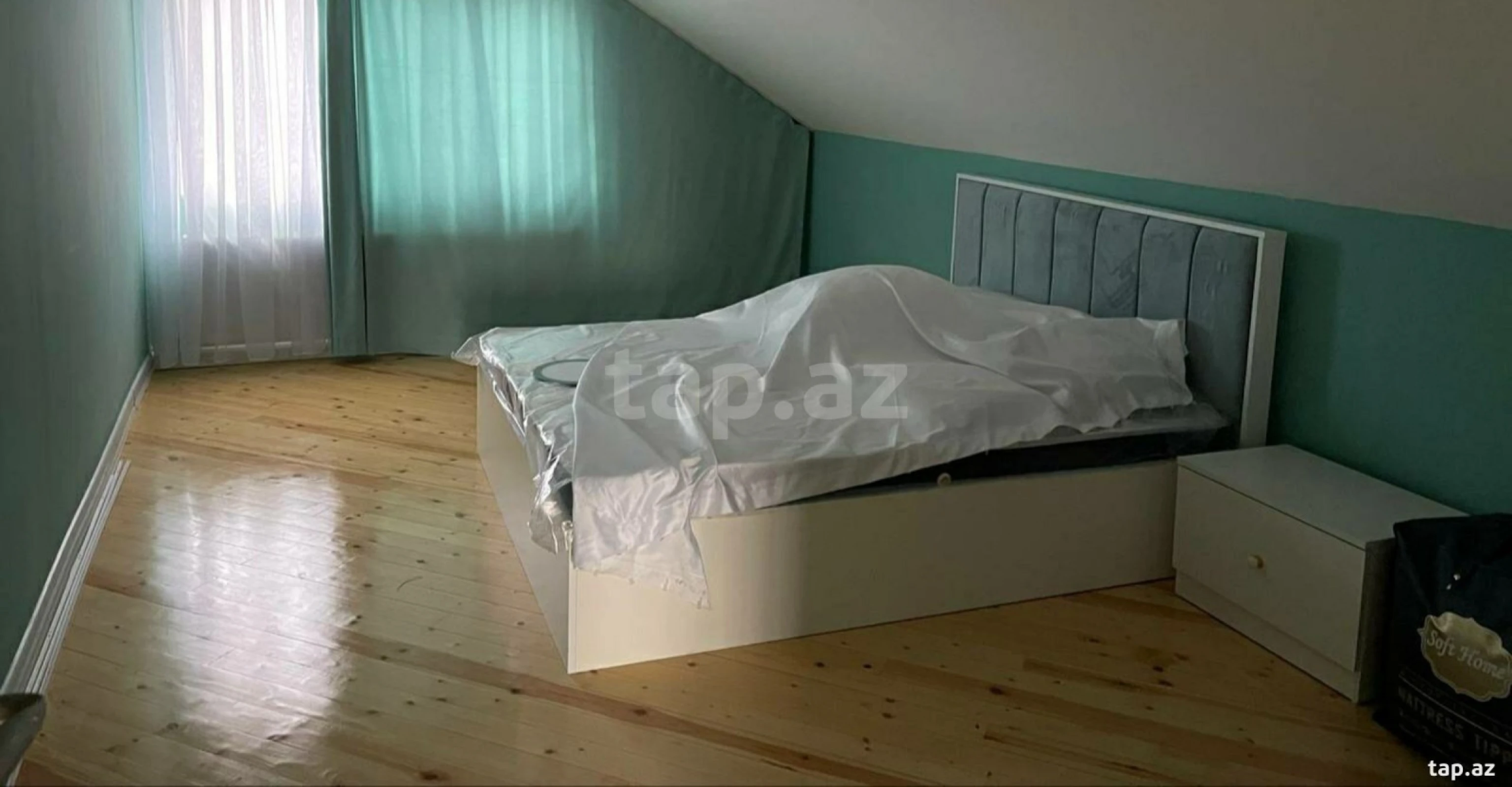 Satılır 9 otaqlı həyət evi