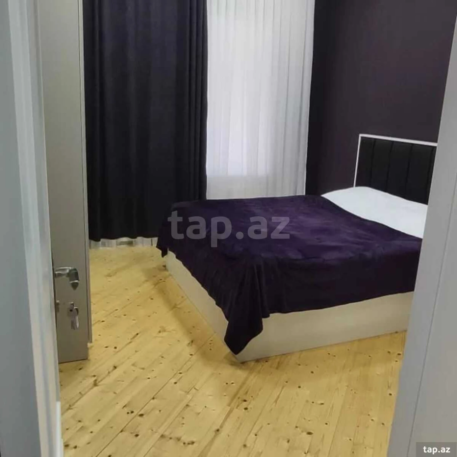Satılır 9 otaqlı həyət evi