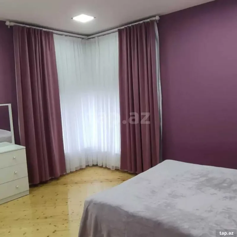 Satılır 9 otaqlı həyət evi