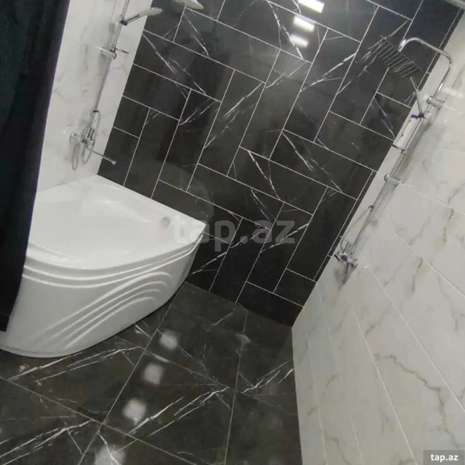 Satılır 9 otaqlı həyət evi