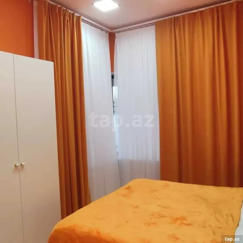 Satılır 9 otaqlı həyət evi