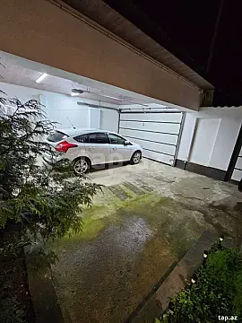 Satılır 9 otaqlı həyət evi