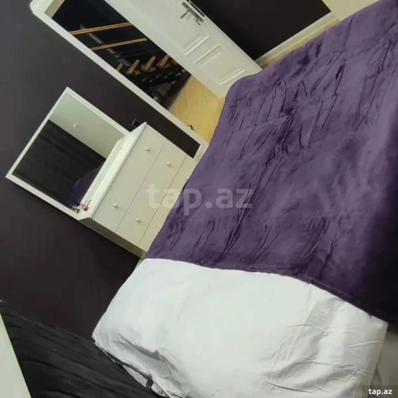 Satılır 9 otaqlı həyət evi