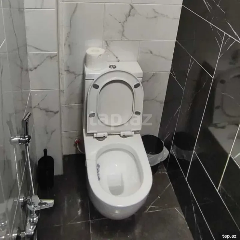 Satılır 9 otaqlı həyət evi