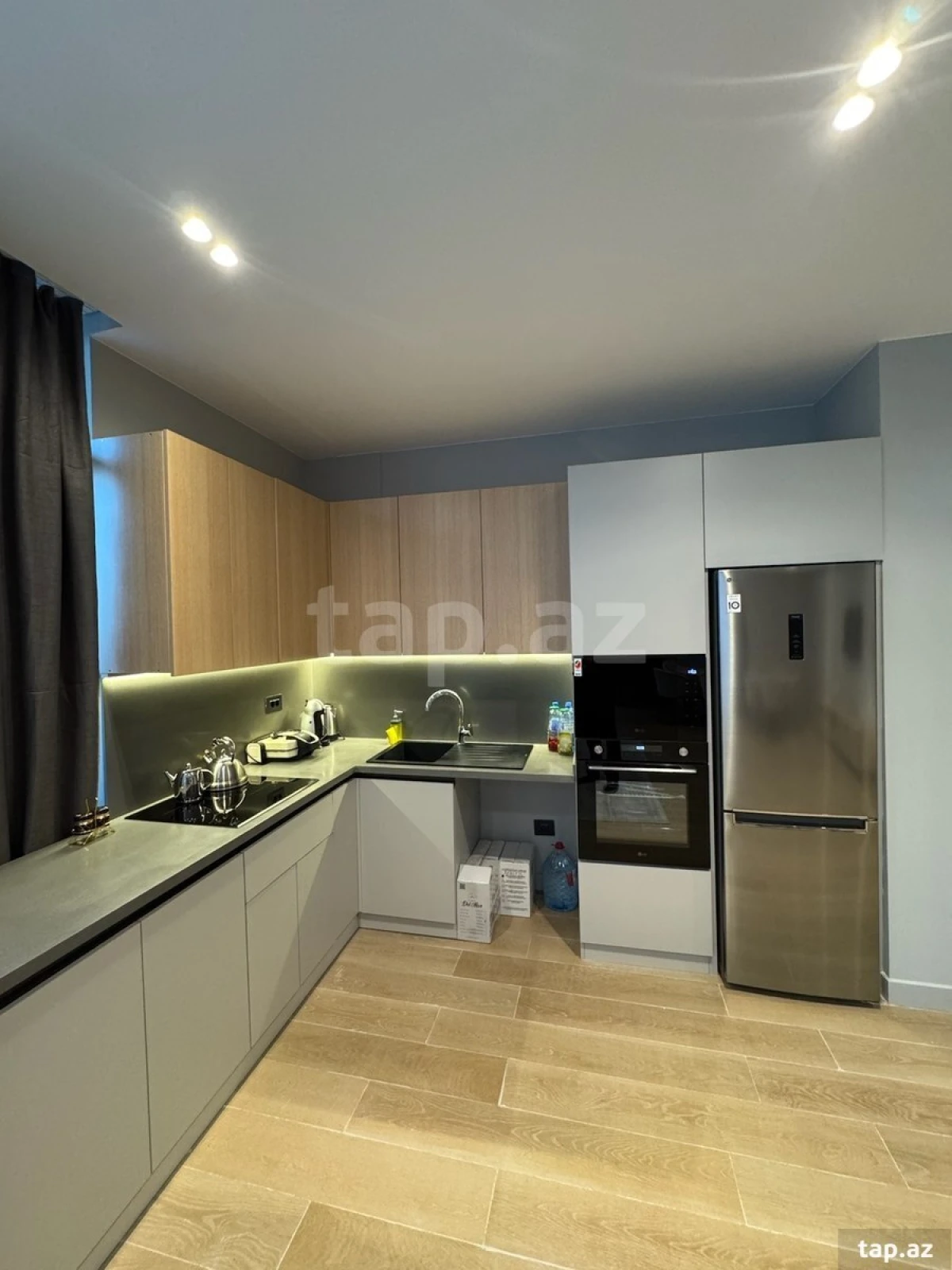 Kirayə verilir 3 otaqlı yeni tikili 140 m²