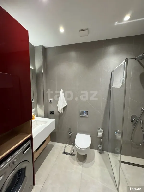 Kirayə verilir 3 otaqlı yeni tikili 140 m²