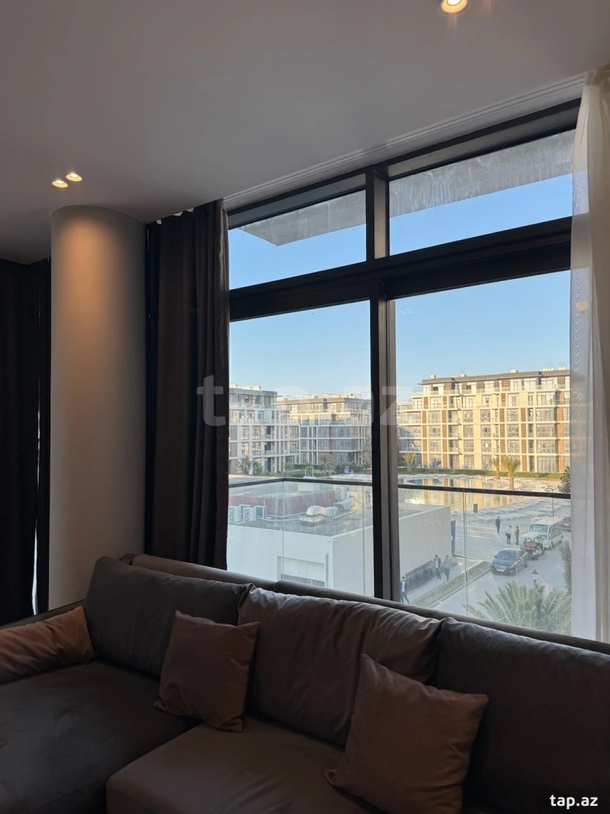 Kirayə verilir 3 otaqlı yeni tikili 140 m²