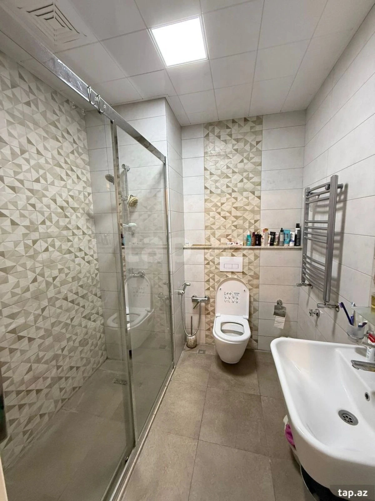 Kirayə verilir 2 otaqlı yeni tikili 80 m²