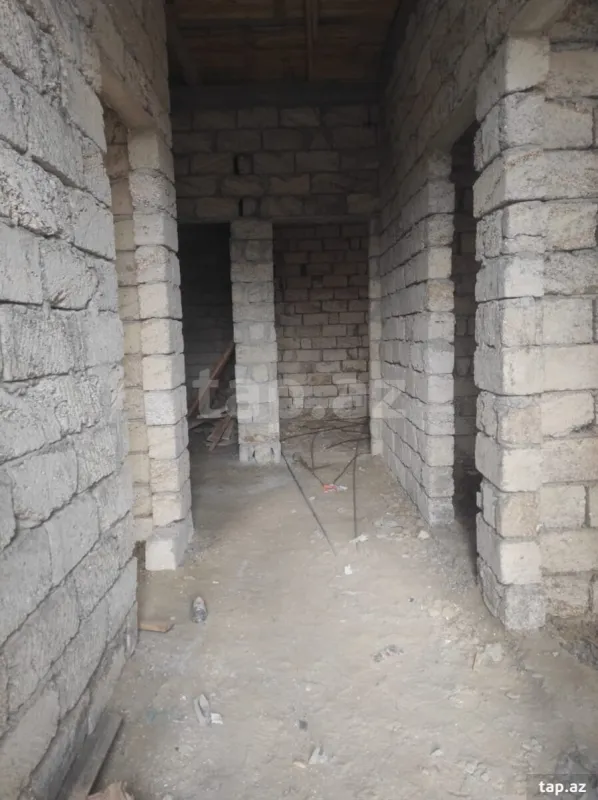 Satılır 4 otaqlı həyət evi