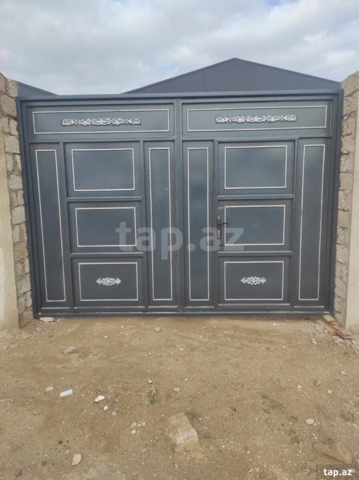 Satılır 4 otaqlı həyət evi