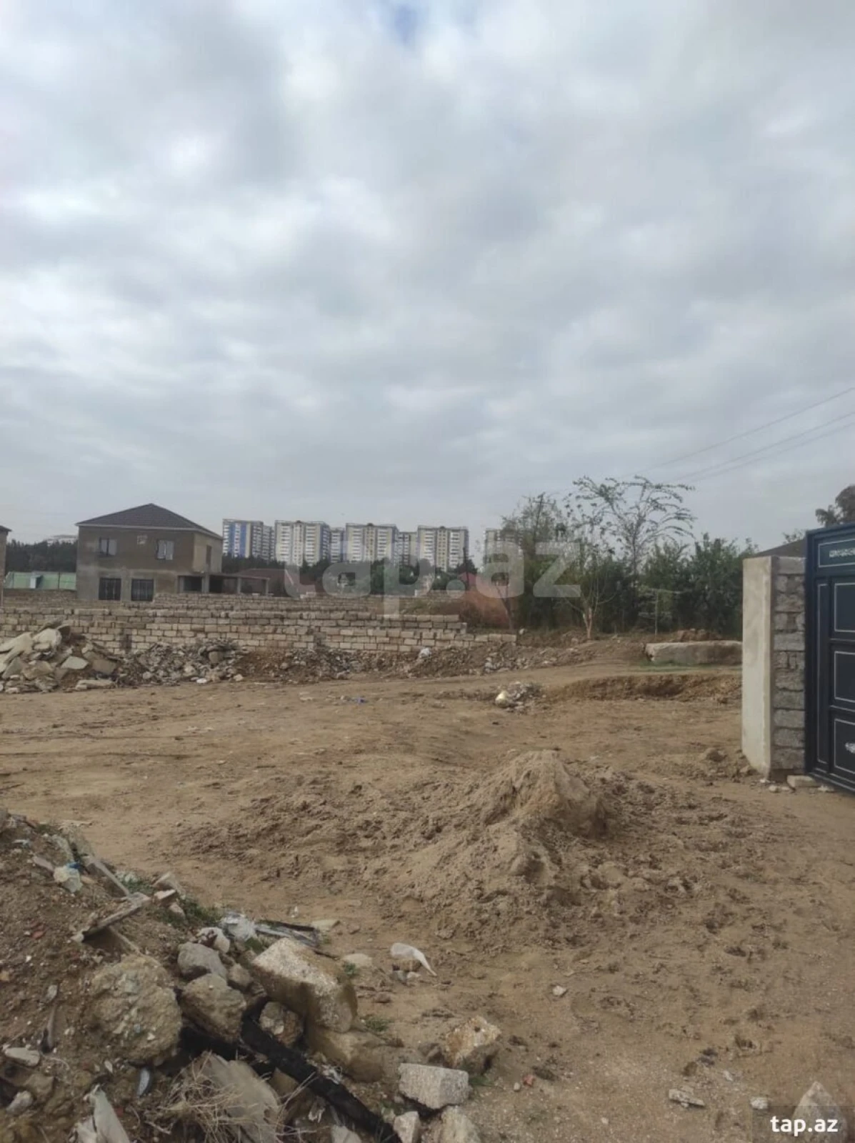 Satılır 4 otaqlı həyət evi