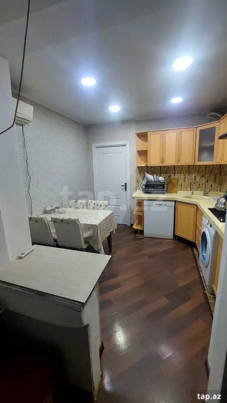 Satılır 3 otaqlı mənzil 82 m²