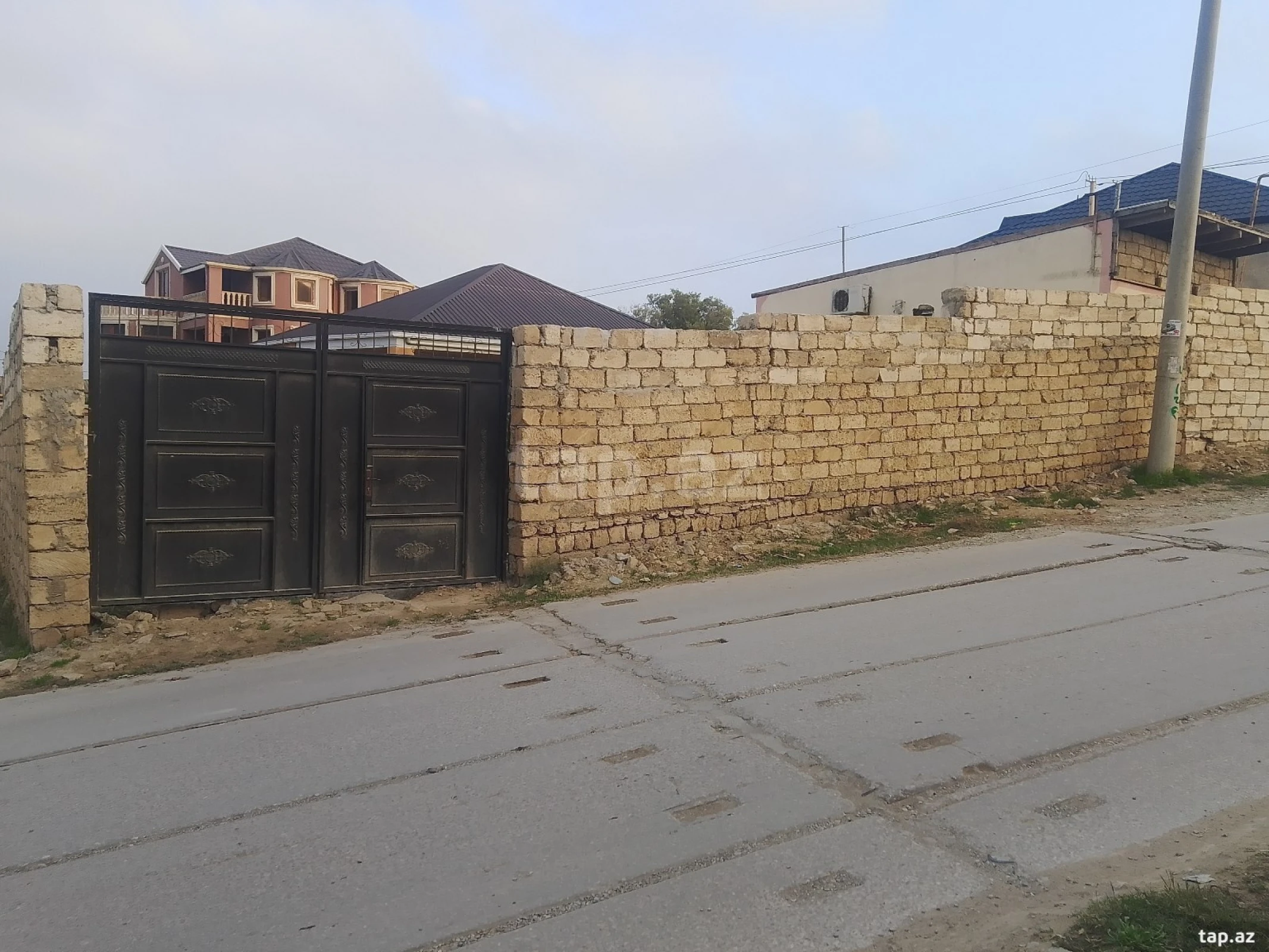 Satılır 2 otaqlı həyət evi 300 m²