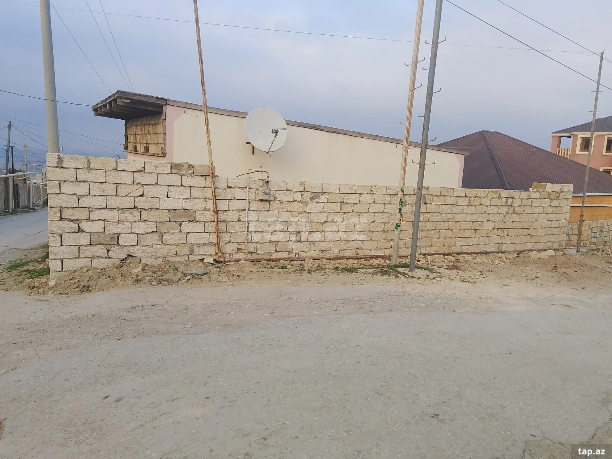 Satılır 2 otaqlı həyət evi 300 m²