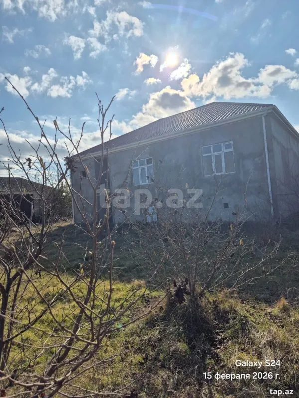 Satılır 5 otaqlı həyət evi