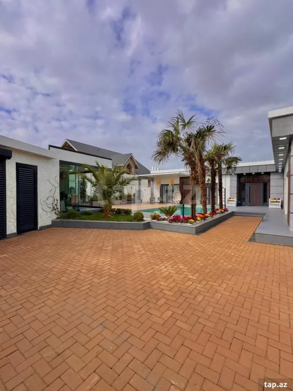 Satılır 5 otaqlı həyət evi