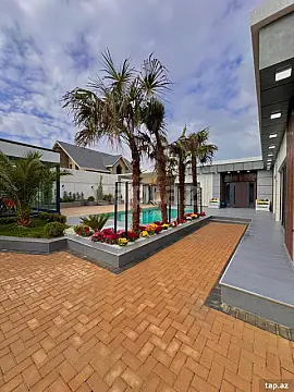 Satılır 5 otaqlı həyət evi