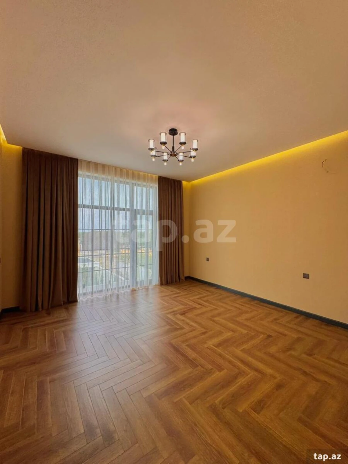 Satılır 6 otaqlı həyət evi