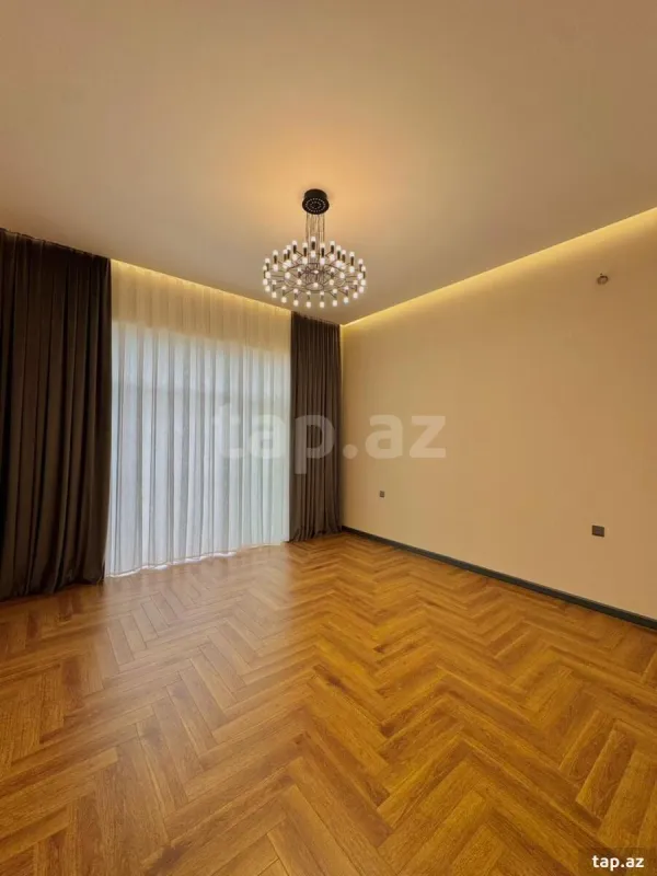 Satılır 6 otaqlı həyət evi