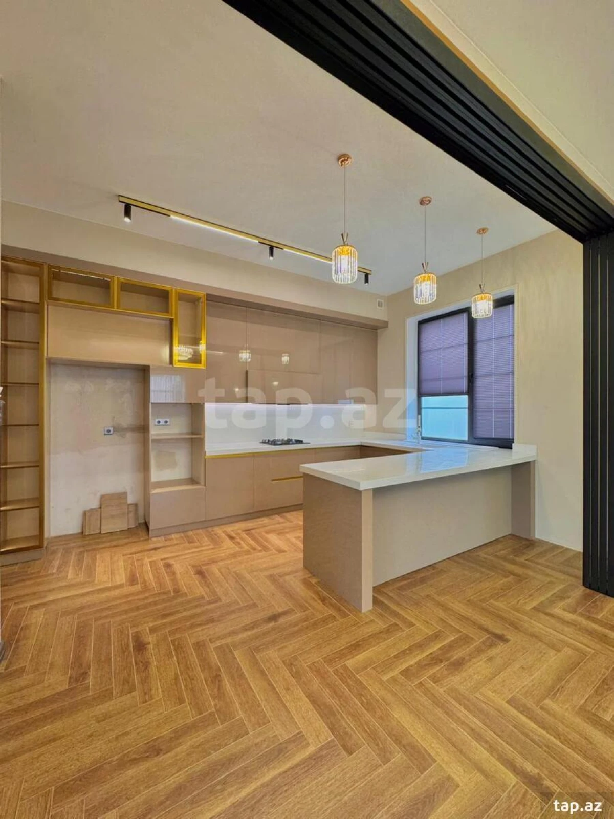 Satılır 6 otaqlı həyət evi