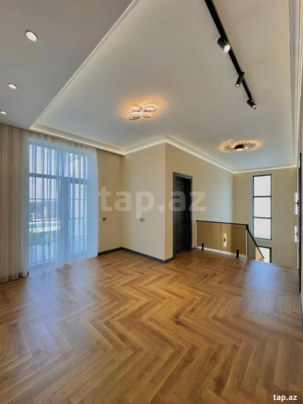 Satılır 6 otaqlı həyət evi