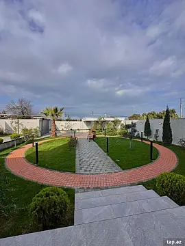 Satılır 6 otaqlı həyət evi