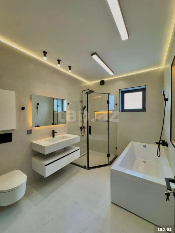 Satılır 6 otaqlı həyət evi