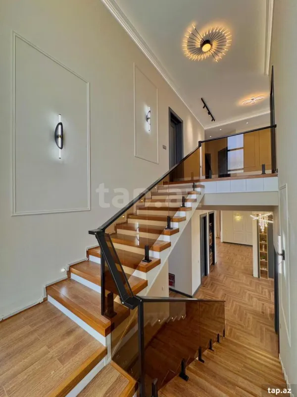 Satılır 6 otaqlı həyət evi