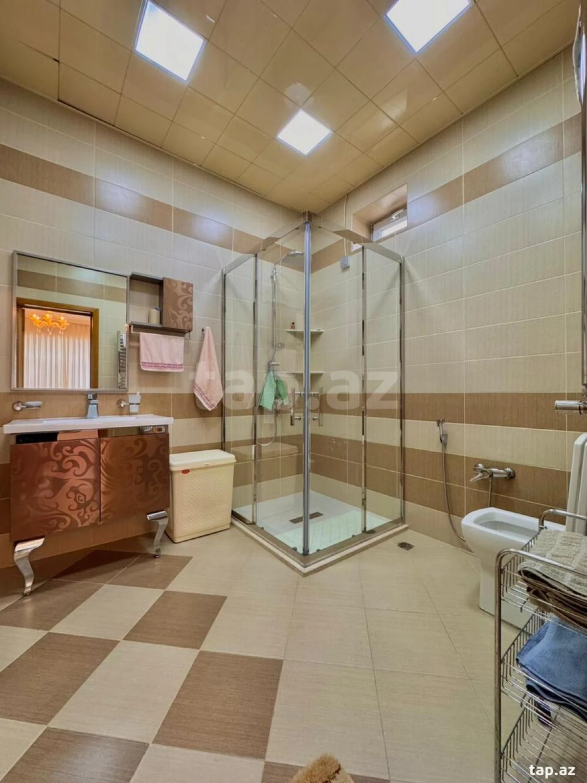 Satılır 5 otaqlı həyət evi