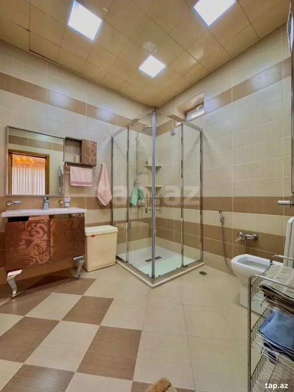 Satılır 5 otaqlı həyət evi