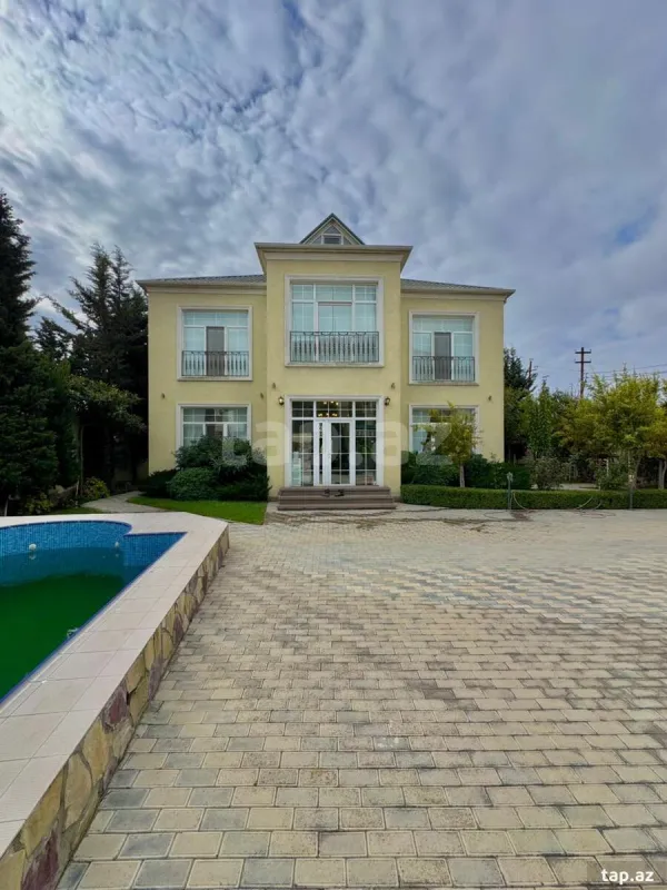 Satılır 5 otaqlı həyət evi