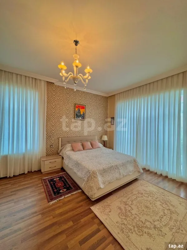 Satılır 5 otaqlı həyət evi