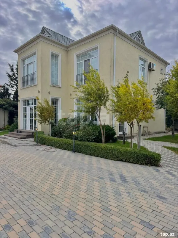Satılır 5 otaqlı həyət evi