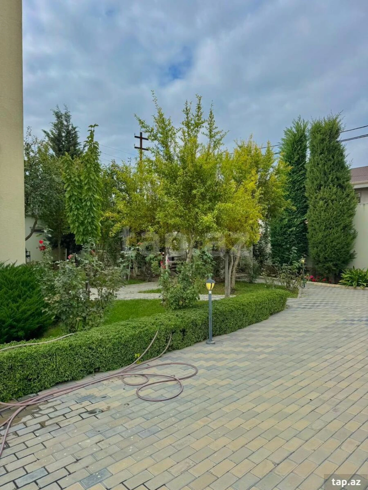 Satılır 5 otaqlı həyət evi