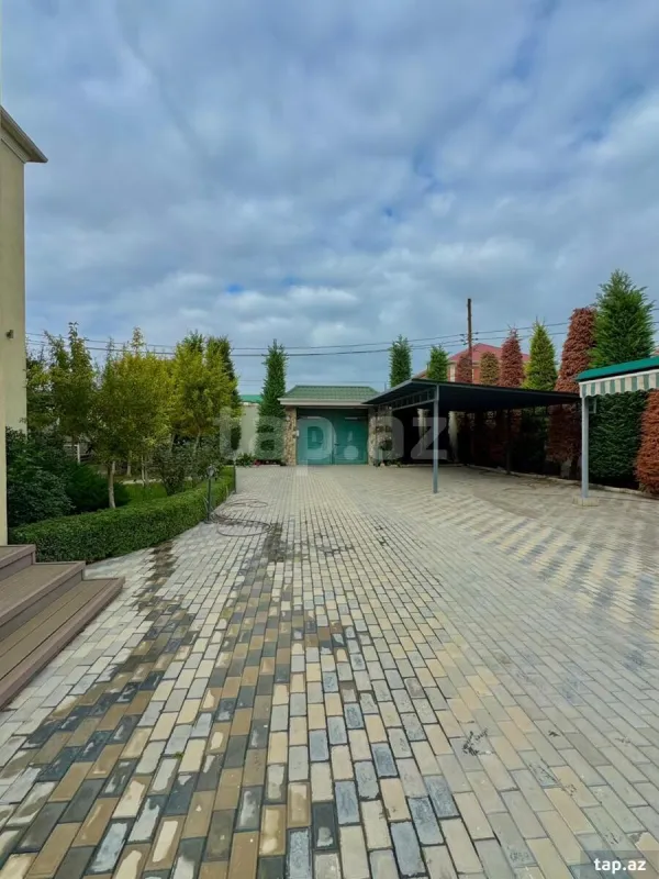 Satılır 5 otaqlı həyət evi