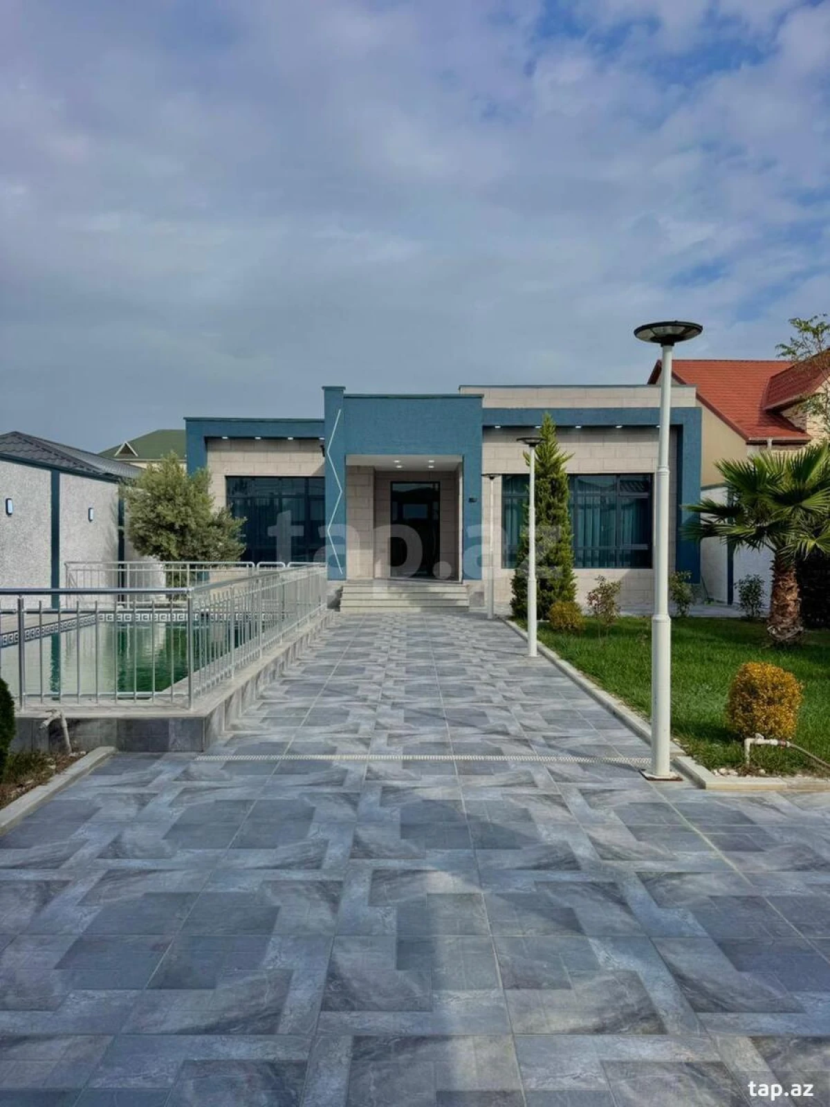 Satılır 4 otaqlı həyət evi