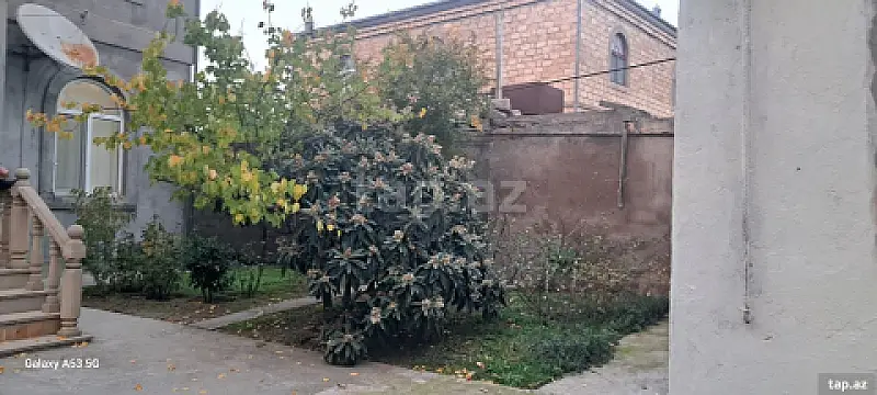 Satılır 7 otaqlı həyət evi