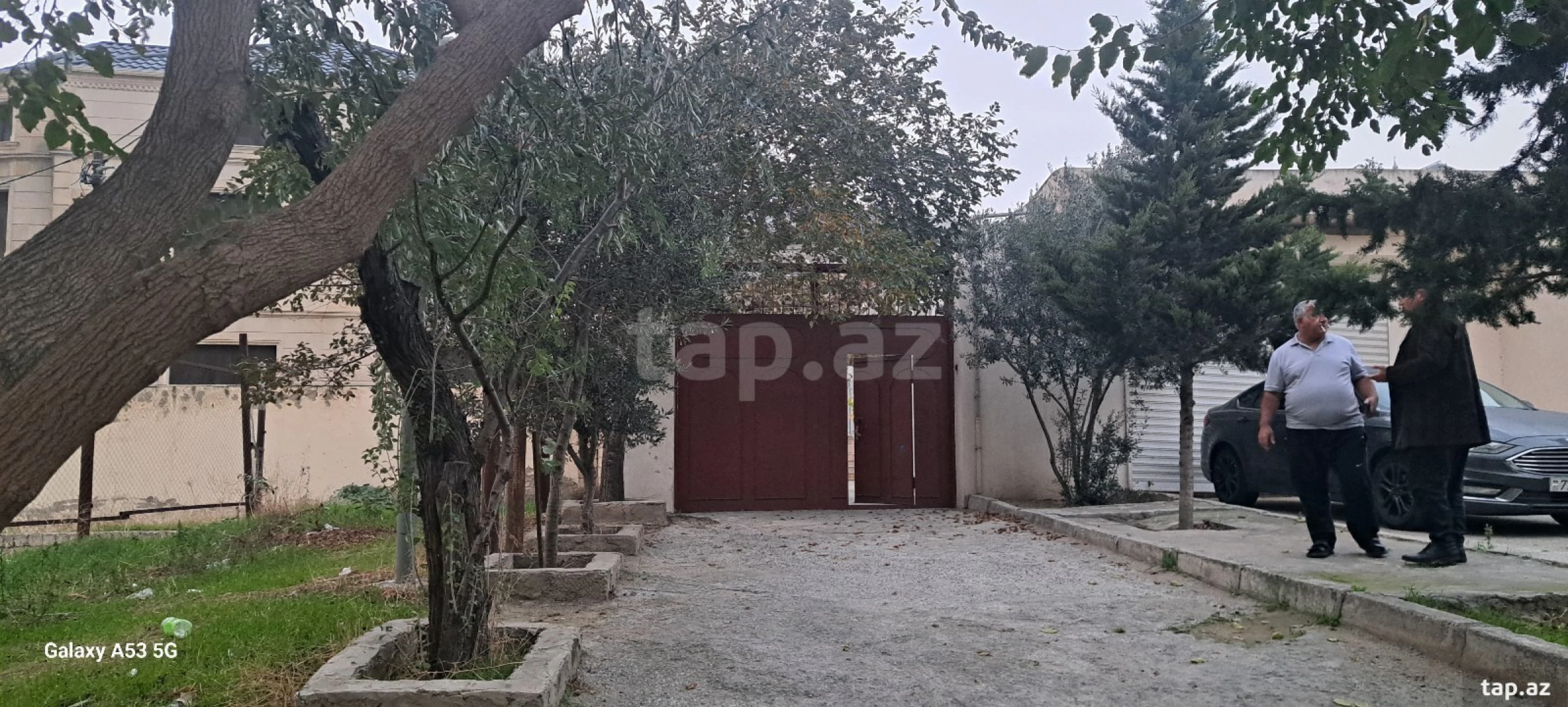 Satılır 7 otaqlı həyət evi