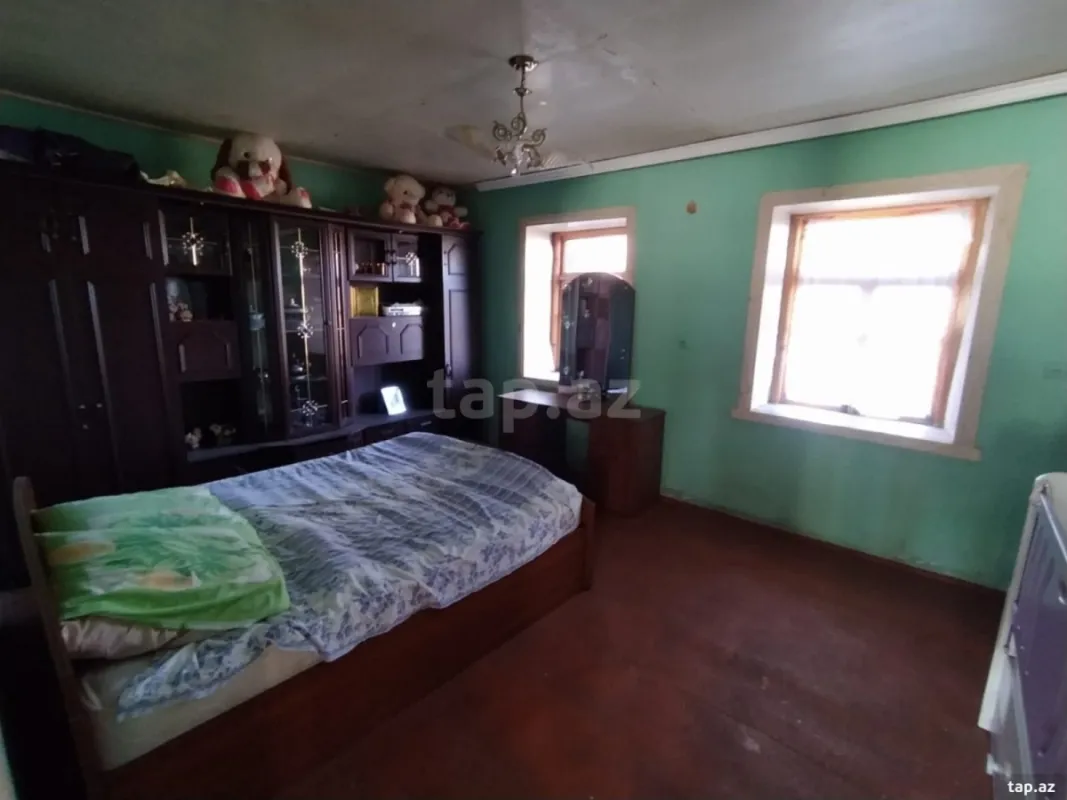 Satılır 5 otaqlı həyət evi