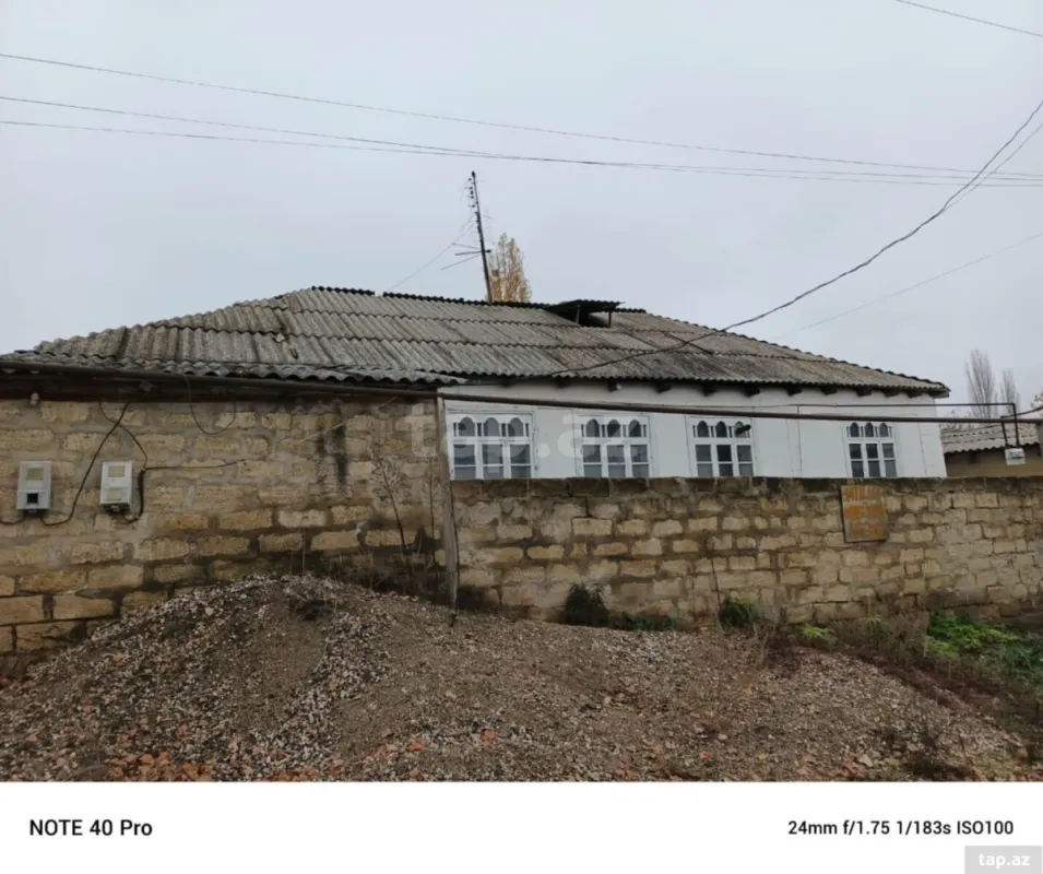 Satılır 5 otaqlı həyət evi