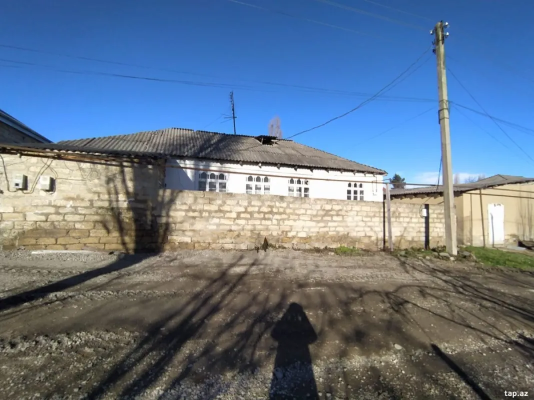 Satılır 5 otaqlı həyət evi